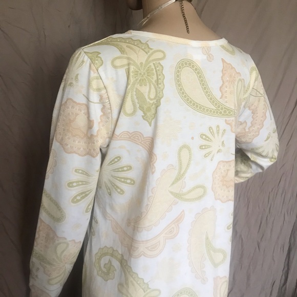 LuLaroe Long Sleeve Paisley Design Lynnae Shirt Size Small - Picture 12 of 15